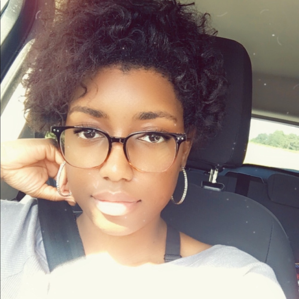 Meet your Posher, Leah